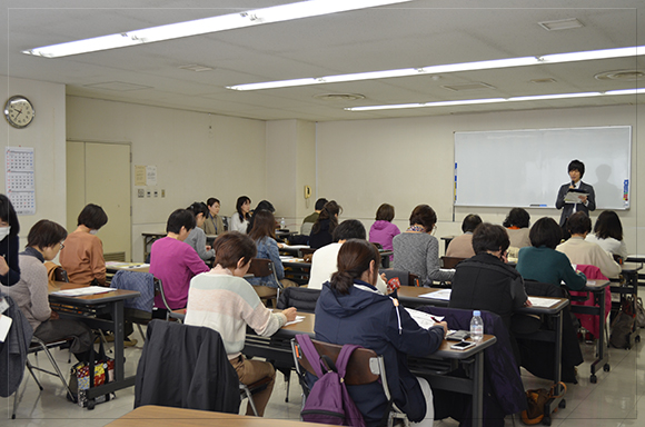 当日は19名の方にご参加いただきました。<br>まず始めに市社協のボランティア担当から、ボランティアセンターの役割と機能紹介、保育ボランティア活動状況について説明を行いました。