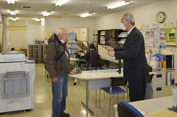 本会会長より長年の功績をたたえて感謝状をお渡ししました。